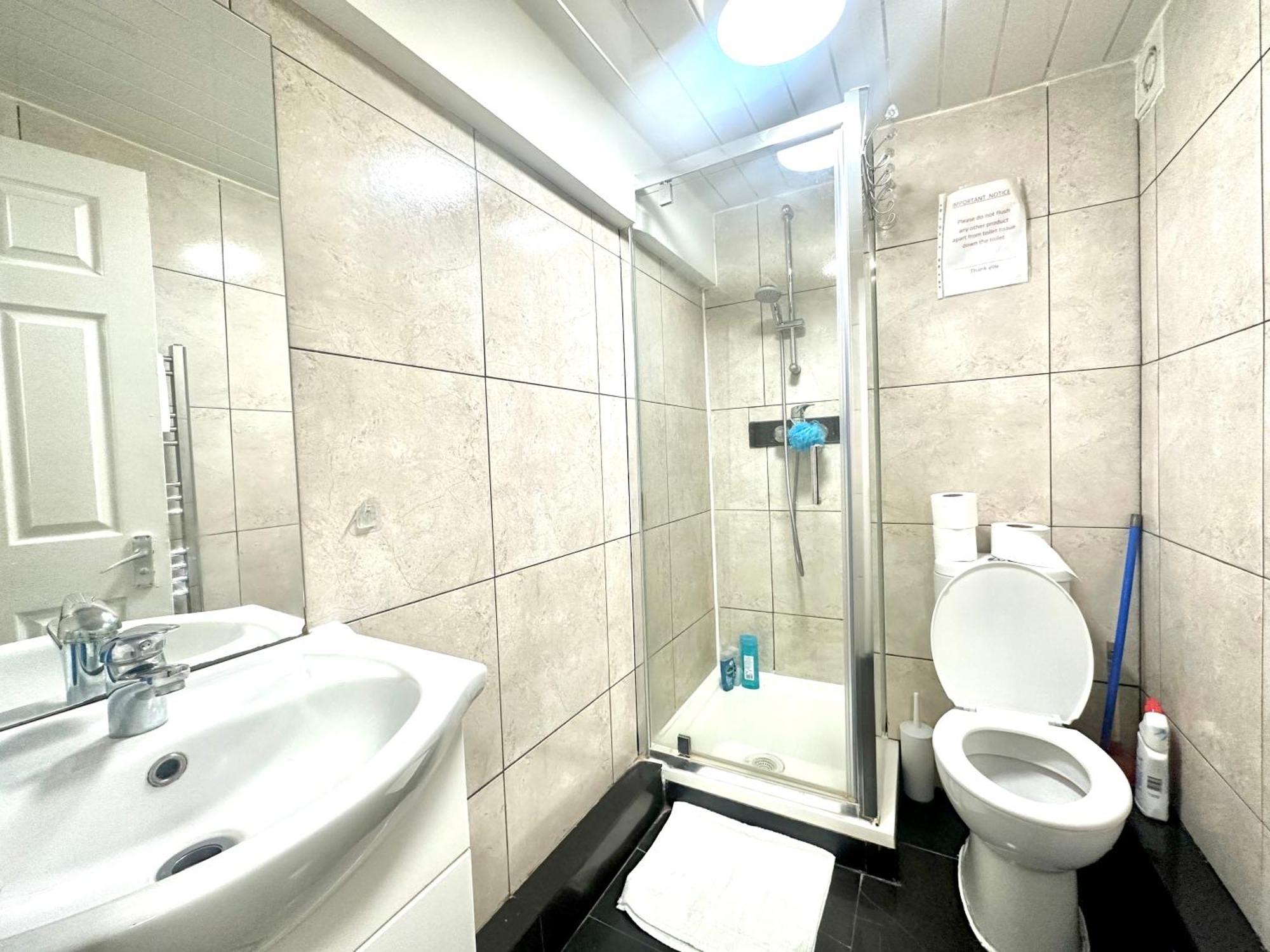 Kings Cross Guest House Лондон Екстериор снимка